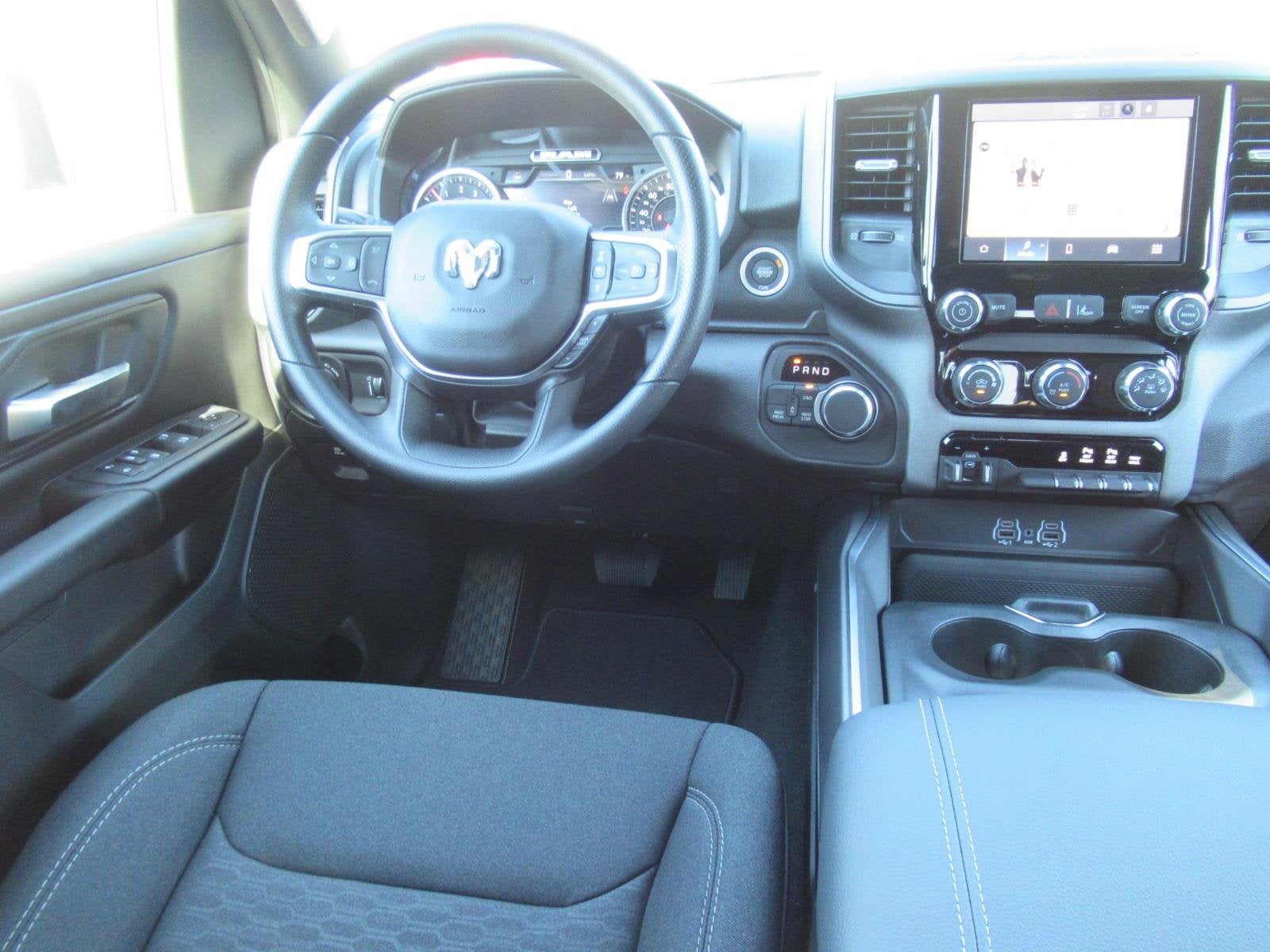 2027 RAM 1500 RAM 1500 EXPRESS CREW CAB 4X4 5'7' BOX