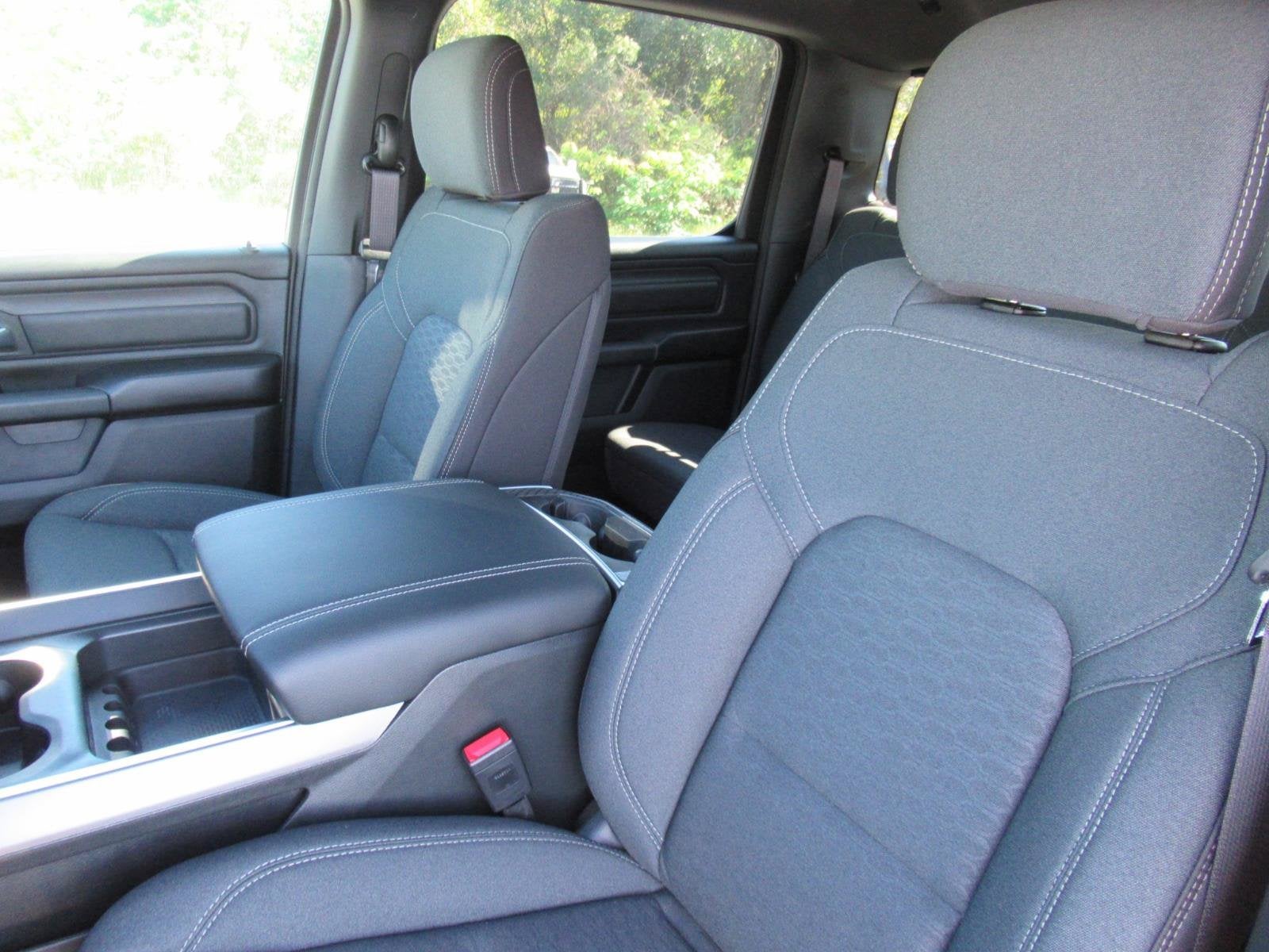 2027 RAM 1500 RAM 1500 EXPRESS CREW CAB 4X4 5'7' BOX