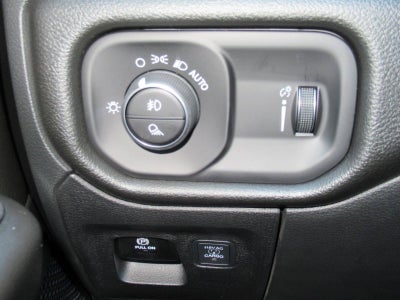 2027 RAM 1500 RAM 1500 EXPRESS CREW CAB 4X4 5'7' BOX