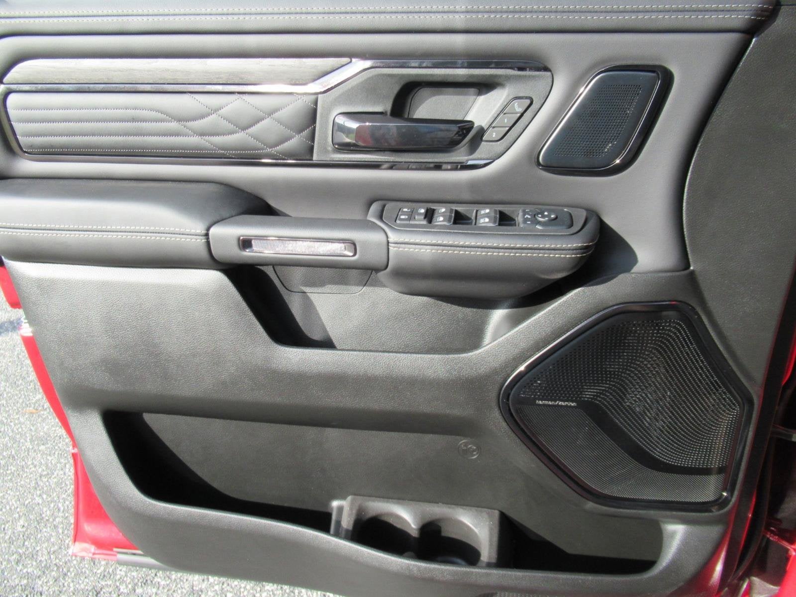 2027 RAM 1500 RAM 1500 LIMITED CREW CAB 4X4 5'7' BOX