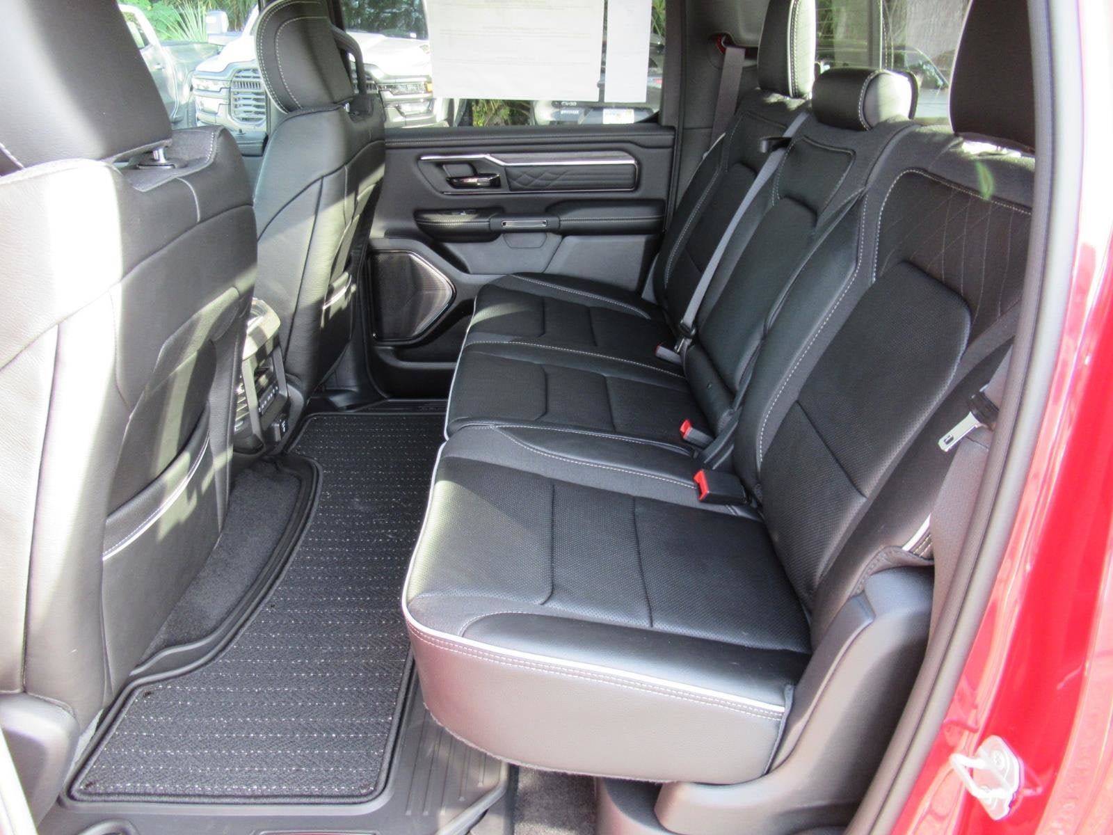 2027 RAM 1500 RAM 1500 LIMITED CREW CAB 4X4 5'7' BOX