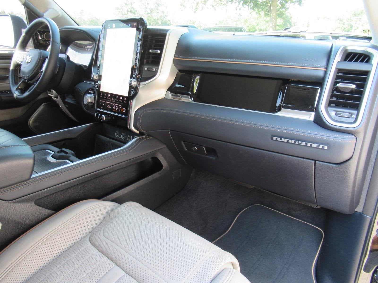 2025 RAM 1500 Tungsten Crew Cab 4x4 5'7' Box