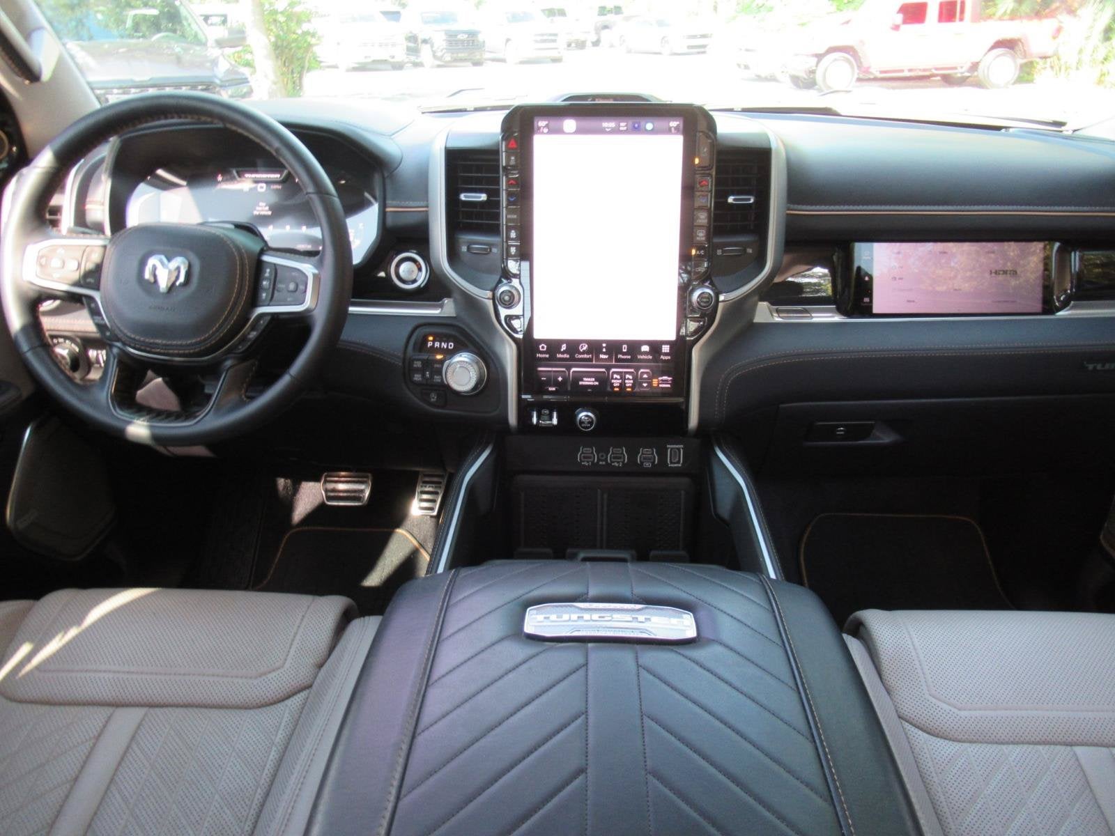 2025 RAM 1500 Tungsten Crew Cab 4x4 5'7' Box