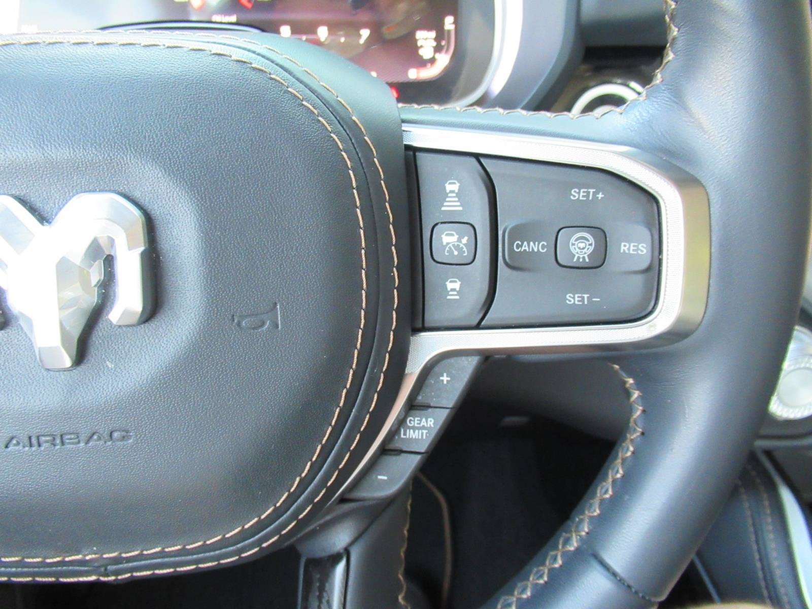 2025 RAM 1500 Tungsten Crew Cab 4x4 5'7' Box