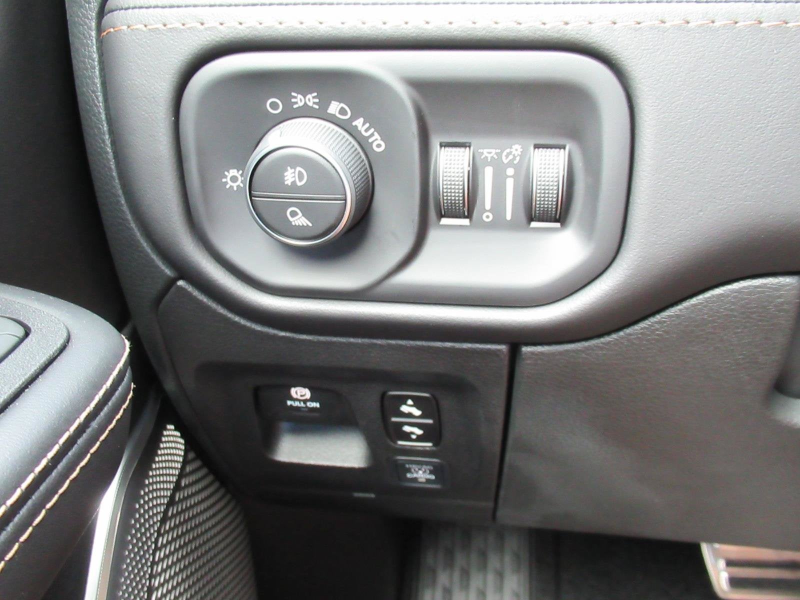 2027 RAM Ram 1500 RAM 1500 TUNGSTEN CREW CAB 4X4 5'7' BOX