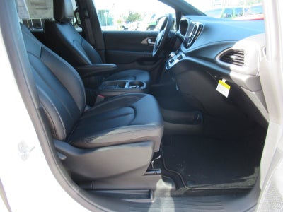 2027 Chrysler Pacifica PACIFICA SELECT