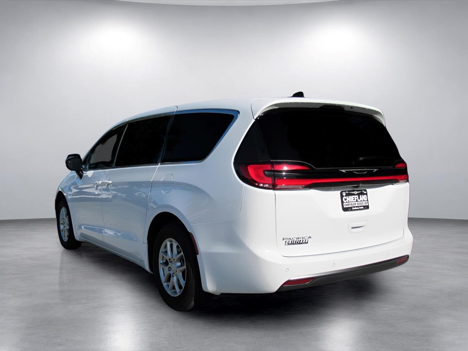 2027 Chrysler Pacifica PACIFICA SELECT