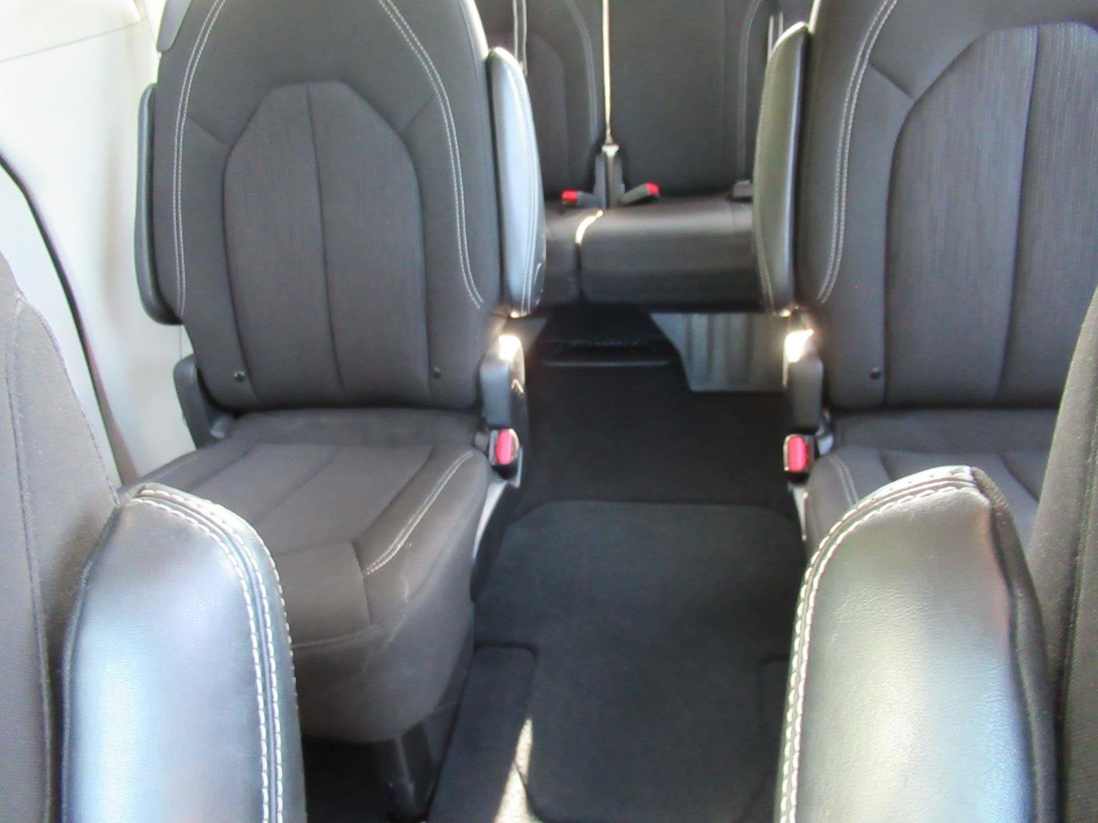 2024 Chrysler Voyager LX