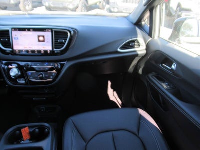 2026 Chrysler Voyager VOYAGER LX