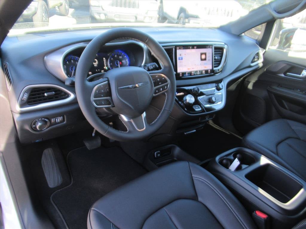 2026 Chrysler Voyager VOYAGER LX