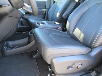 2026 Chrysler Voyager VOYAGER LX