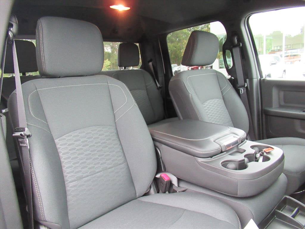 2026 RAM Ram 2500 RAM 2500 BLACK EXPRESS CREW CAB 4X2 6'4' BOX