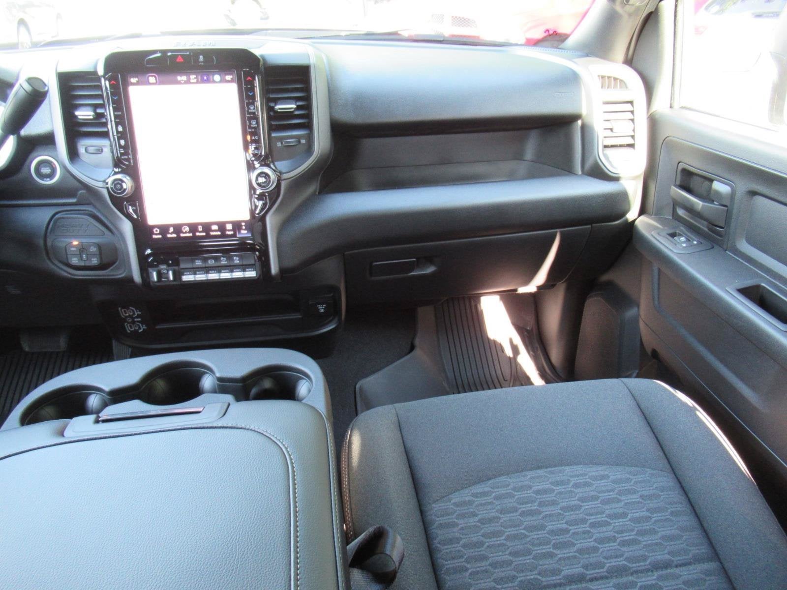 2027 RAM Ram 2500 RAM 2500 WARLOCK CREW CAB 4X4 6'4' BOX
