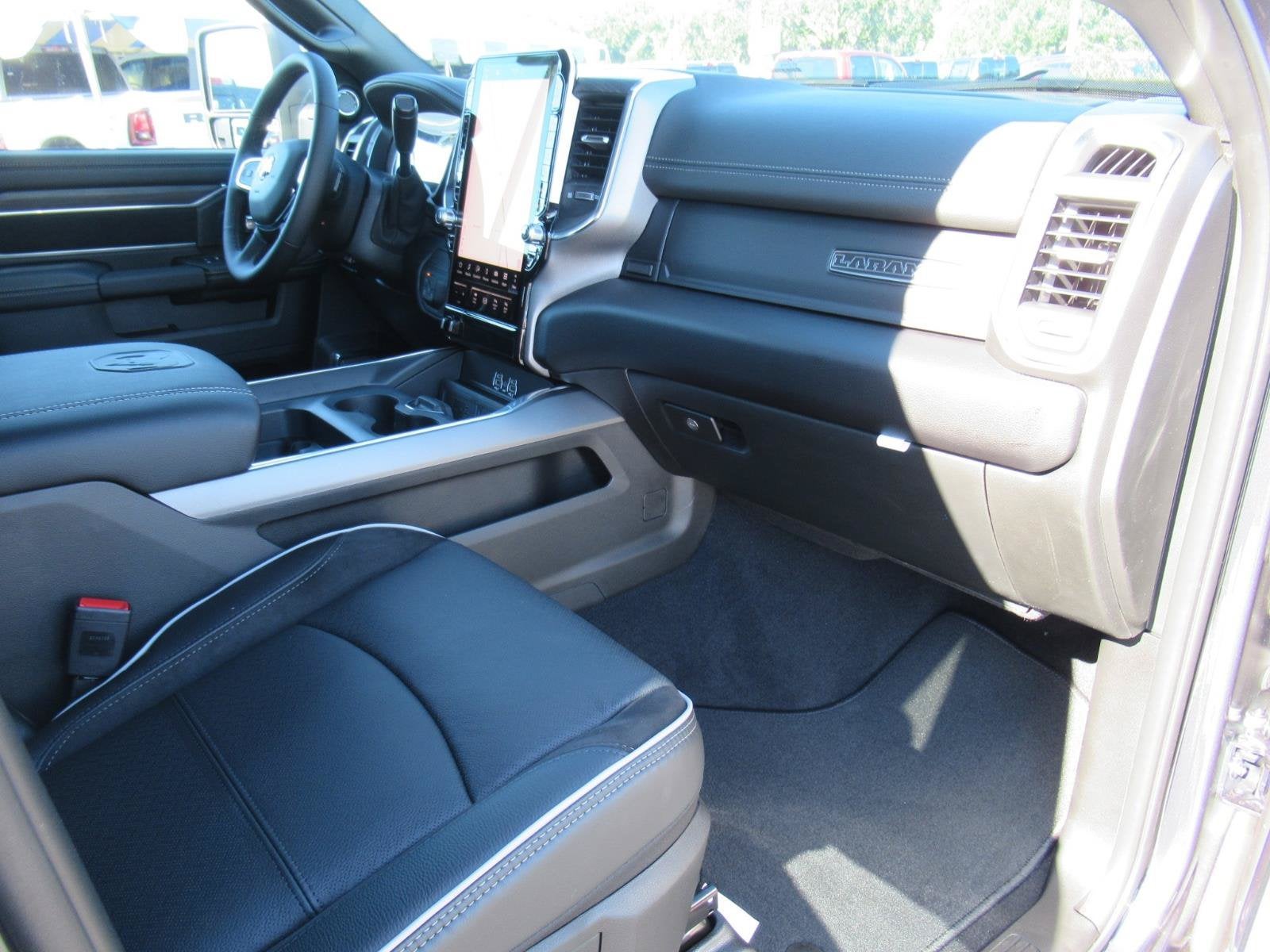 2027 RAM 2500 RAM 2500 LARAMIE CREW CAB 4X4 6'4' BOX
