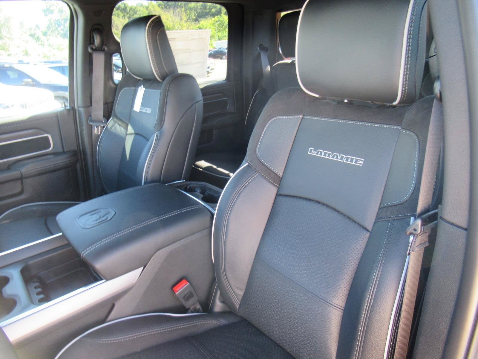 2027 RAM 2500 RAM 2500 LARAMIE CREW CAB 4X4 6'4' BOX