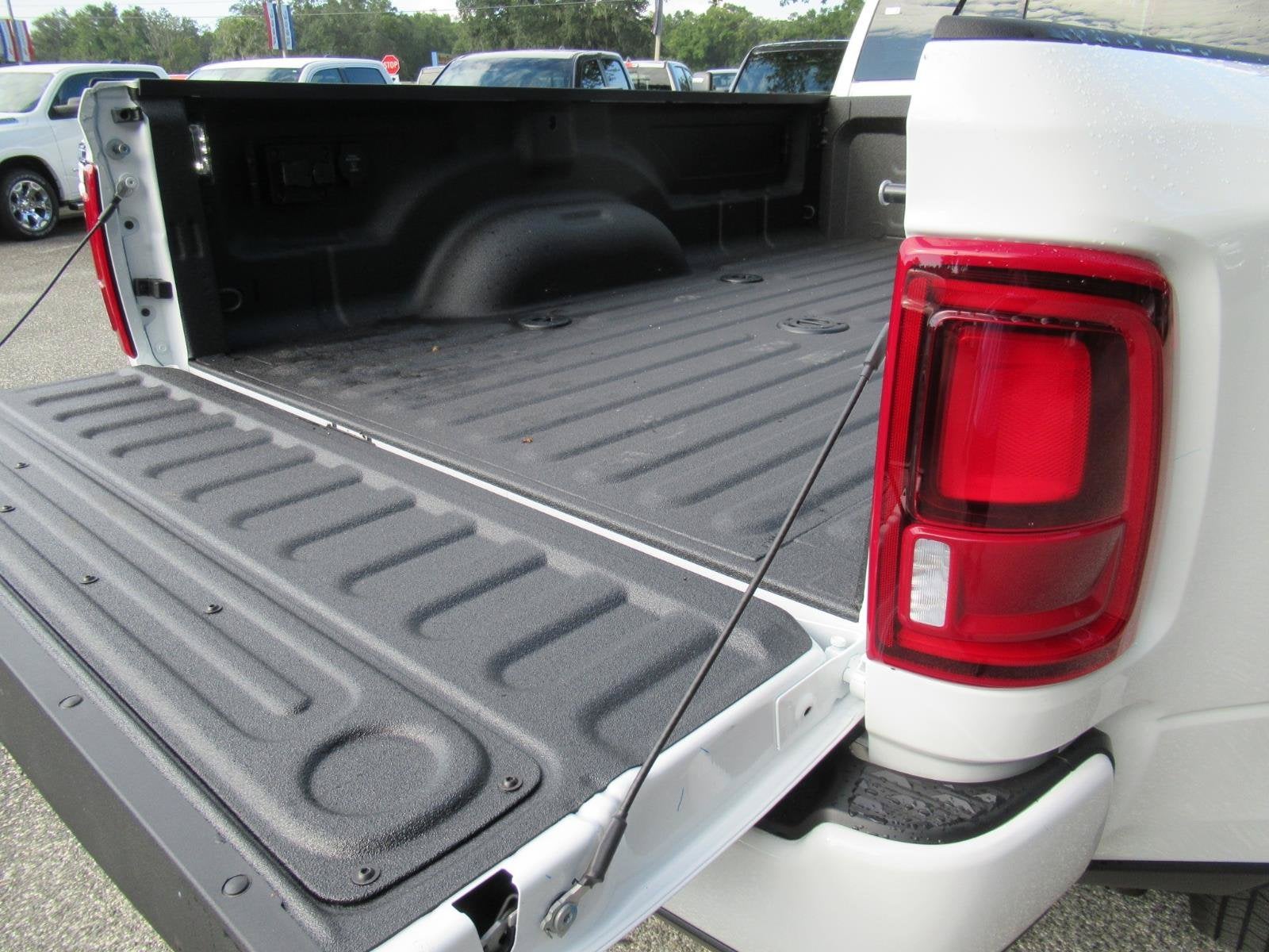 2027 RAM Ram 3500 RAM 3500 BIG HORN CREW CAB 4X4 8' BOX