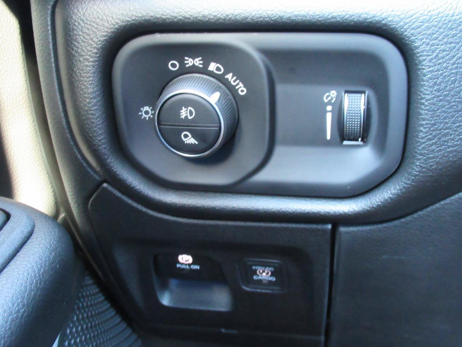 2027 RAM 1500 RAM 1500 WARLOCK CREW CAB 4X4 5'7' BOX