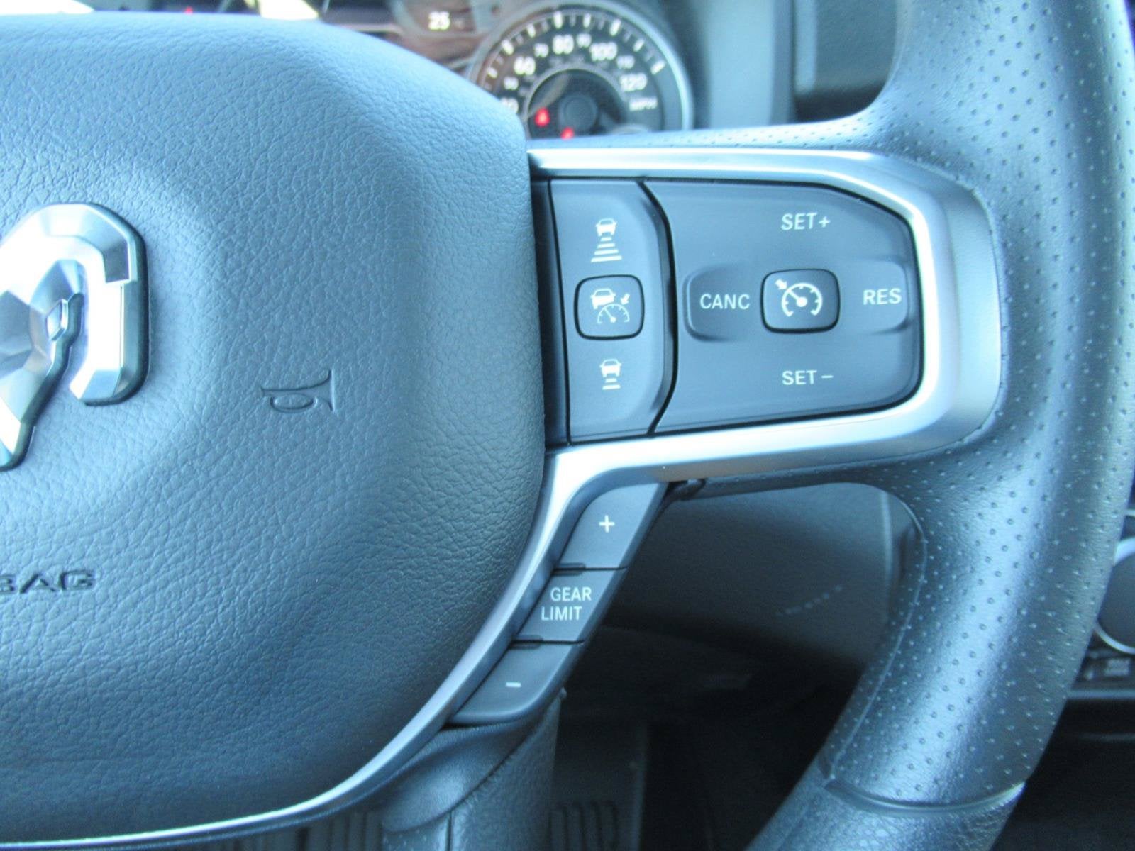 2027 RAM 1500 RAM 1500 WARLOCK CREW CAB 4X4 5'7' BOX