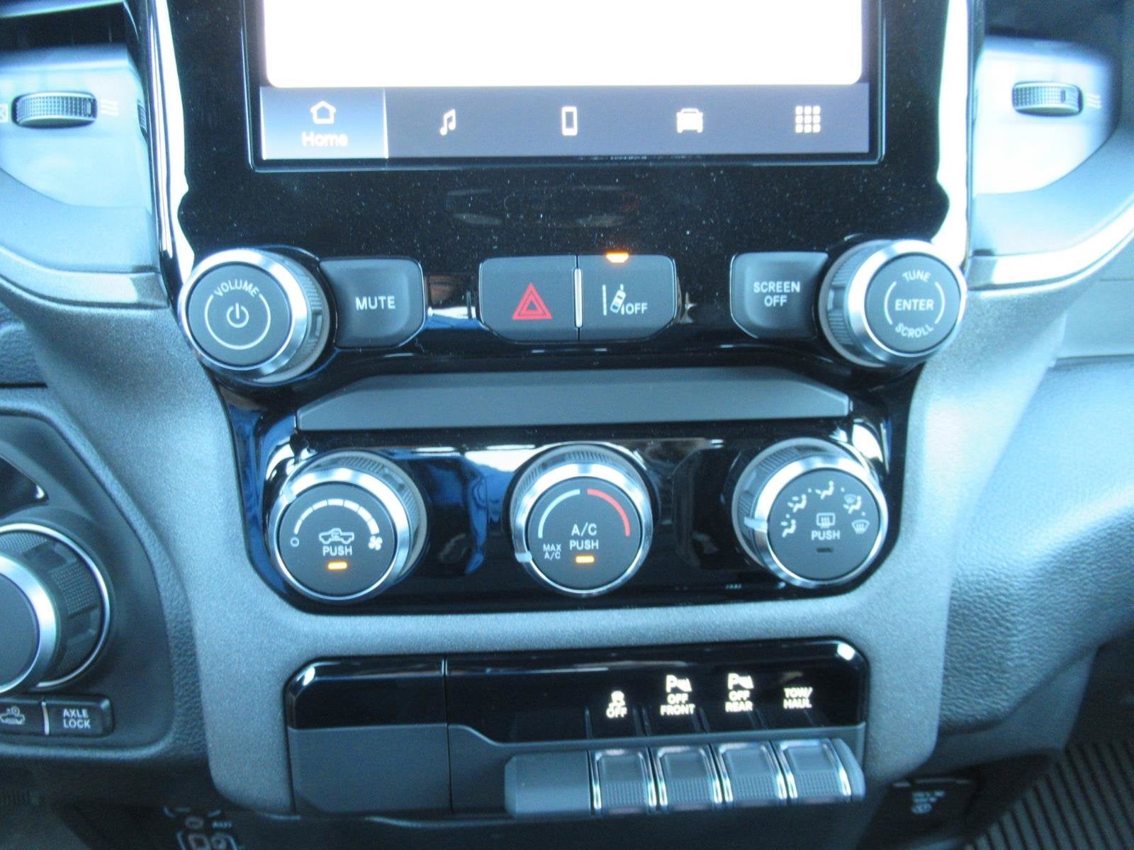 2027 RAM 1500 RAM 1500 WARLOCK CREW CAB 4X4 5'7' BOX