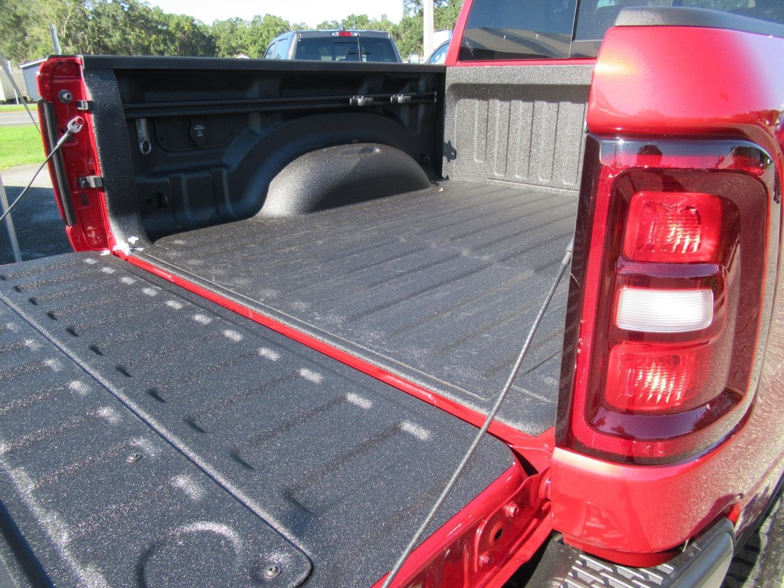 2027 RAM 1500 RAM 1500 WARLOCK CREW CAB 4X4 5'7' BOX