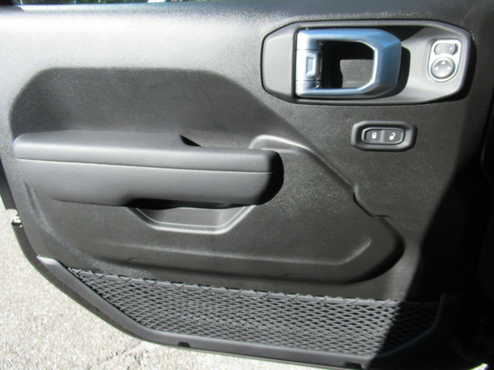 2027 Jeep Wrangler WRANGLER 4-DOOR SPORT S
