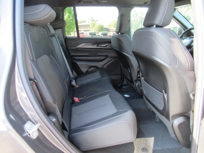 2026 Jeep Grand Cherokee GRAND CHEROKEE LAREDO X 4X2