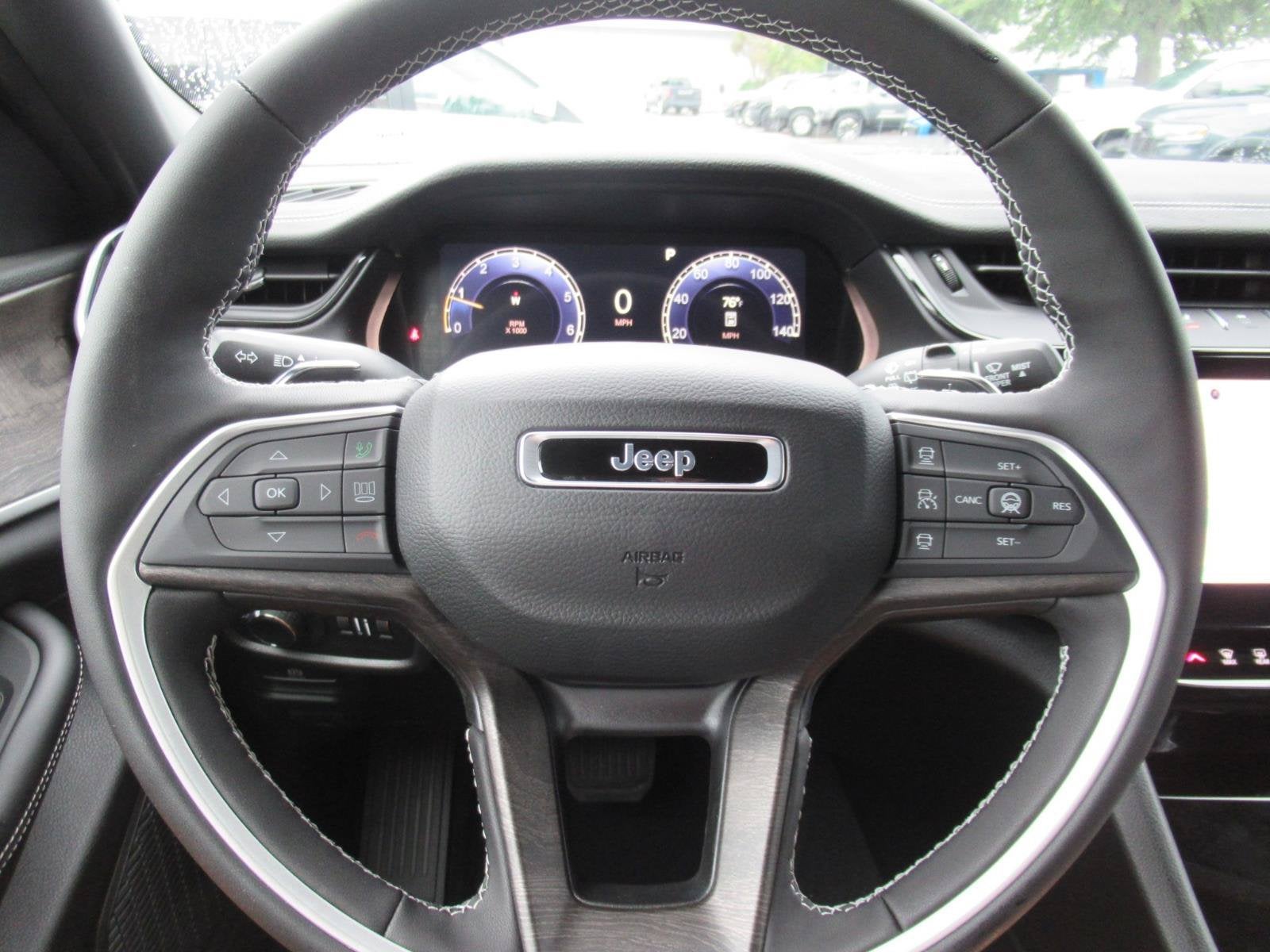 2027 Jeep Grand Cherokee GRAND CHEROKEE LAREDO ALTITUDE 4X2