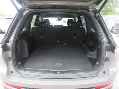 2027 Jeep Grand Cherokee GRAND CHEROKEE LAREDO ALTITUDE 4X2