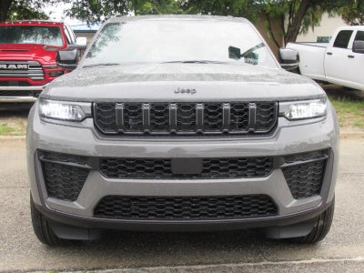 2027 Jeep Grand Cherokee GRAND CHEROKEE LAREDO ALTITUDE 4X2