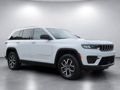 2027 Jeep Grand Cherokee GRAND CHEROKEE LAREDO X 4X4