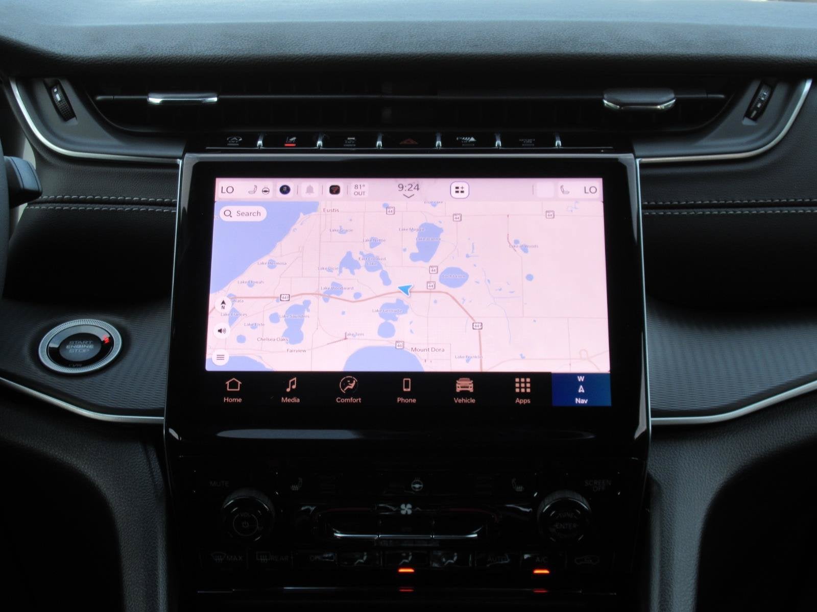 2027 Jeep Grand Cherokee GRAND CHEROKEE LAREDO X 4X4