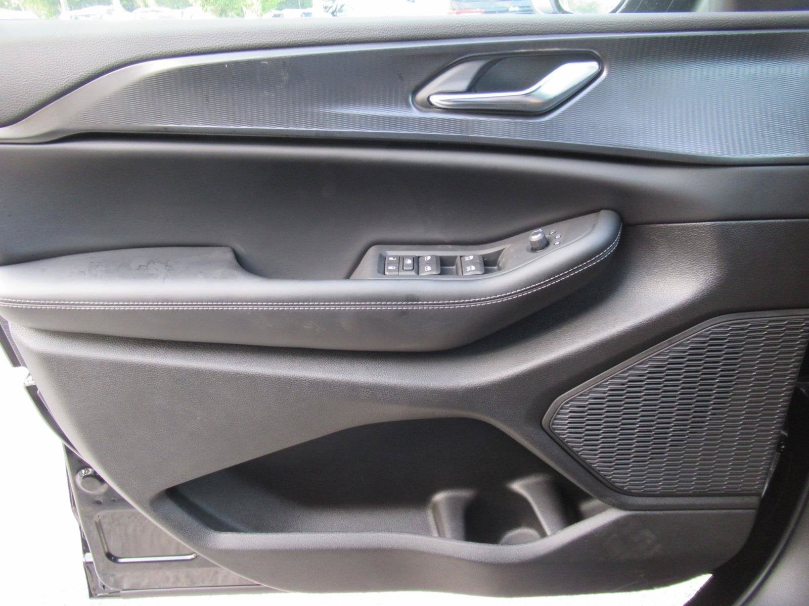 2027 Jeep Grand Cherokee GRAND CHEROKEE LAREDO X 4X4