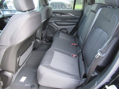 2027 Jeep Grand Cherokee GRAND CHEROKEE LAREDO X 4X4