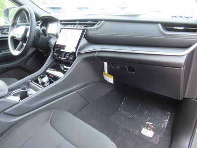 2027 Jeep Grand Cherokee GRAND CHEROKEE LAREDO X 4X4