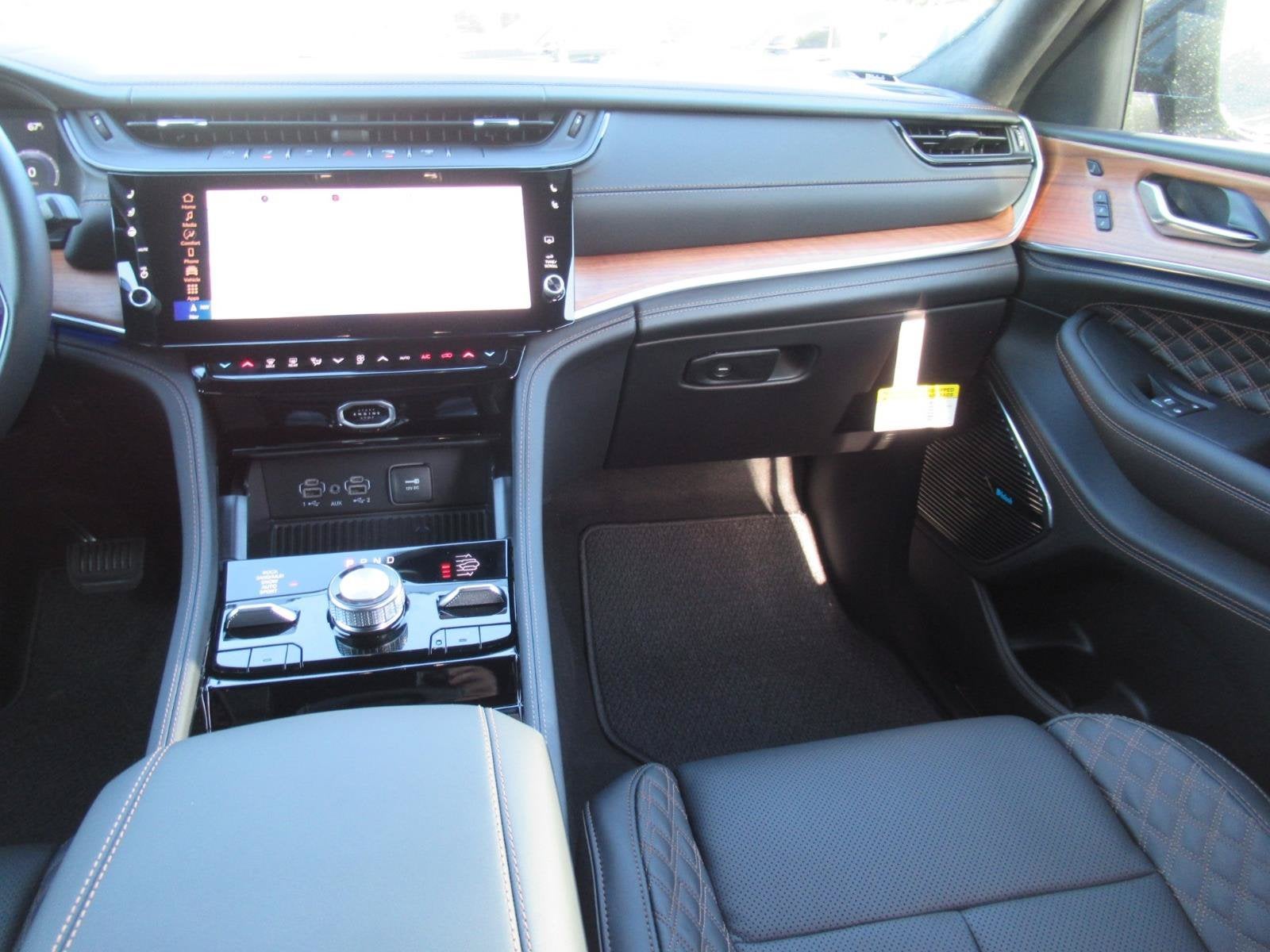 2027 Jeep Grand Cherokee GRAND CHEROKEE SUMMIT 4X4