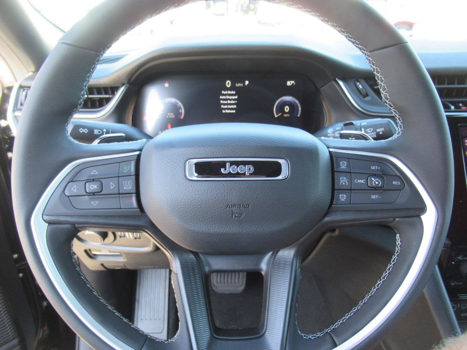 2026 Jeep Grand Cherokee GRAND CHEROKEE L LAREDO X 4X2