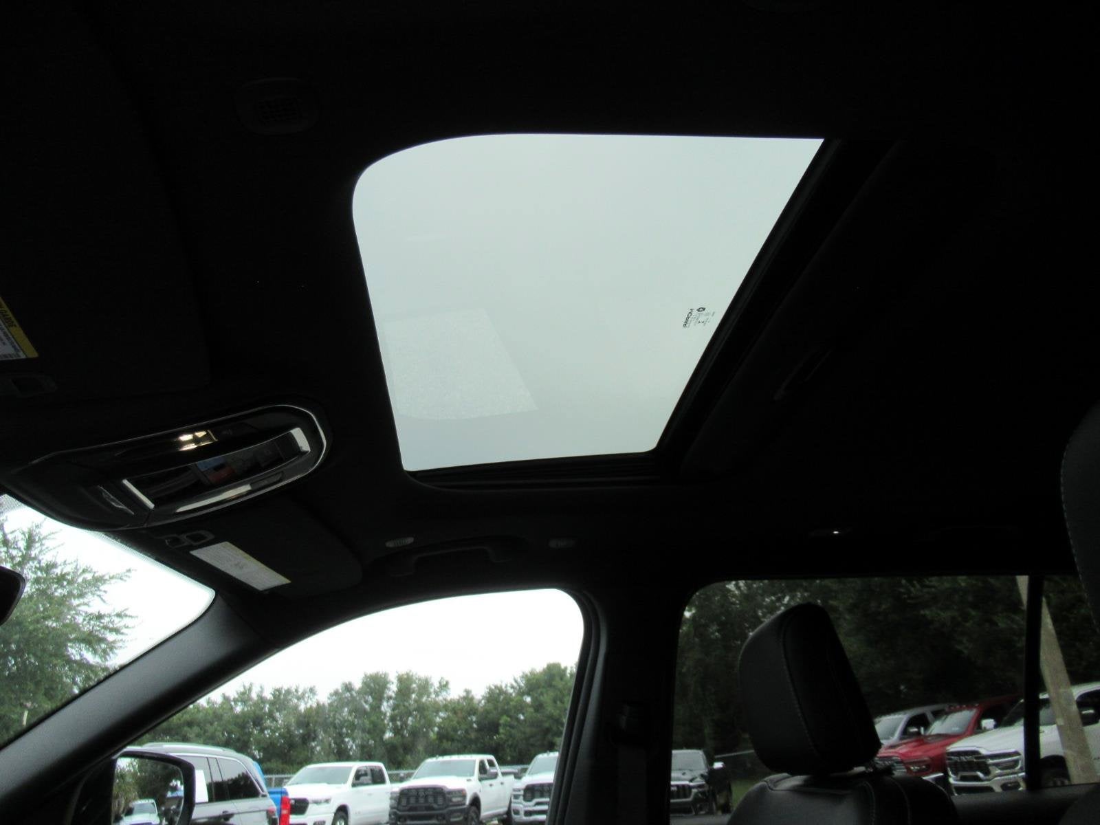 2027 Jeep Grand Cherokee GRAND CHEROKEE L LAREDO ALTITUDE 4X2