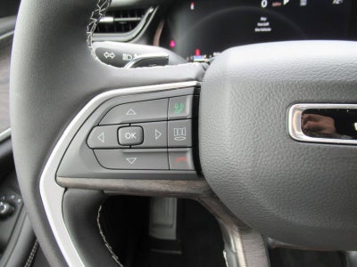 2027 Jeep Grand Cherokee GRAND CHEROKEE L LAREDO ALTITUDE 4X2