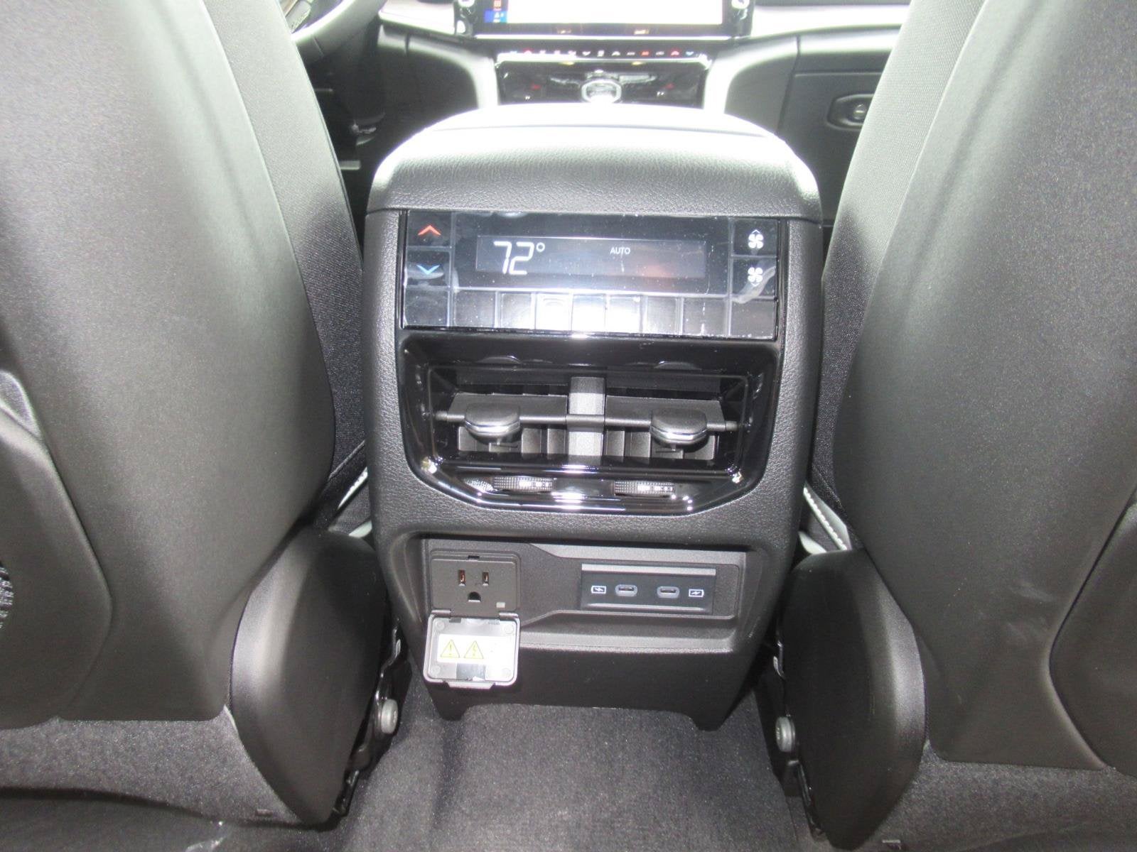 2027 Jeep Grand Cherokee GRAND CHEROKEE L LAREDO ALTITUDE 4X2