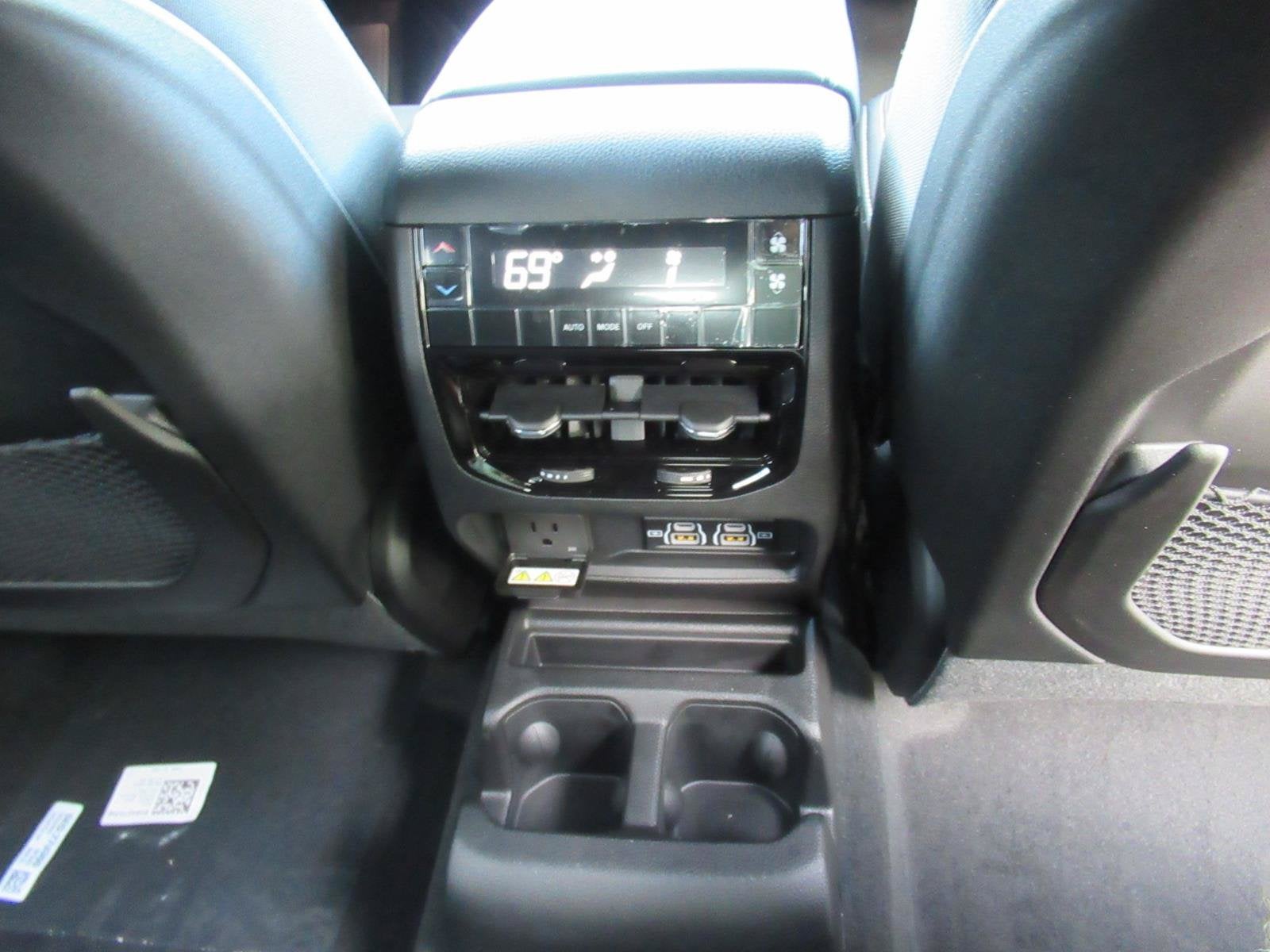 2026 Jeep Grand Cherokee GRAND CHEROKEE L LAREDO X 4X4