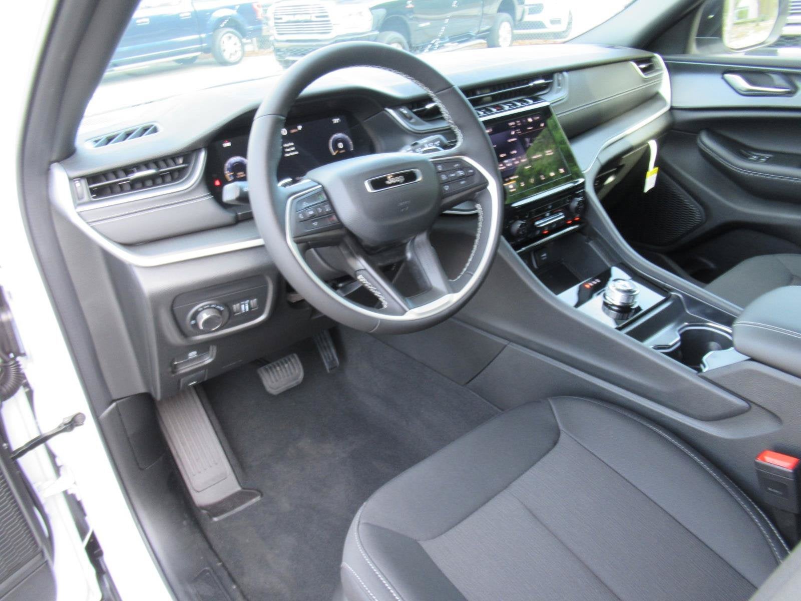 2026 Jeep Grand Cherokee GRAND CHEROKEE L LAREDO X 4X4