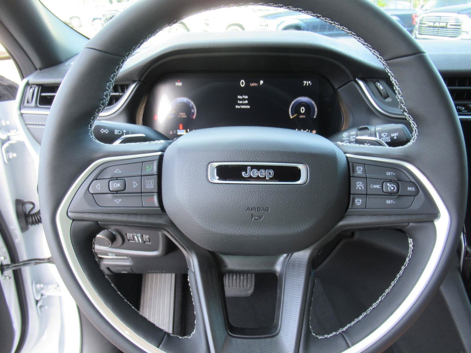 2026 Jeep Grand Cherokee GRAND CHEROKEE L LAREDO X 4X4
