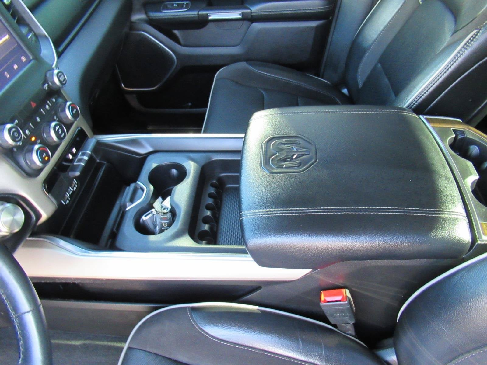 2022 RAM 1500 Laramie Crew Cab 4x2 5'7' Box