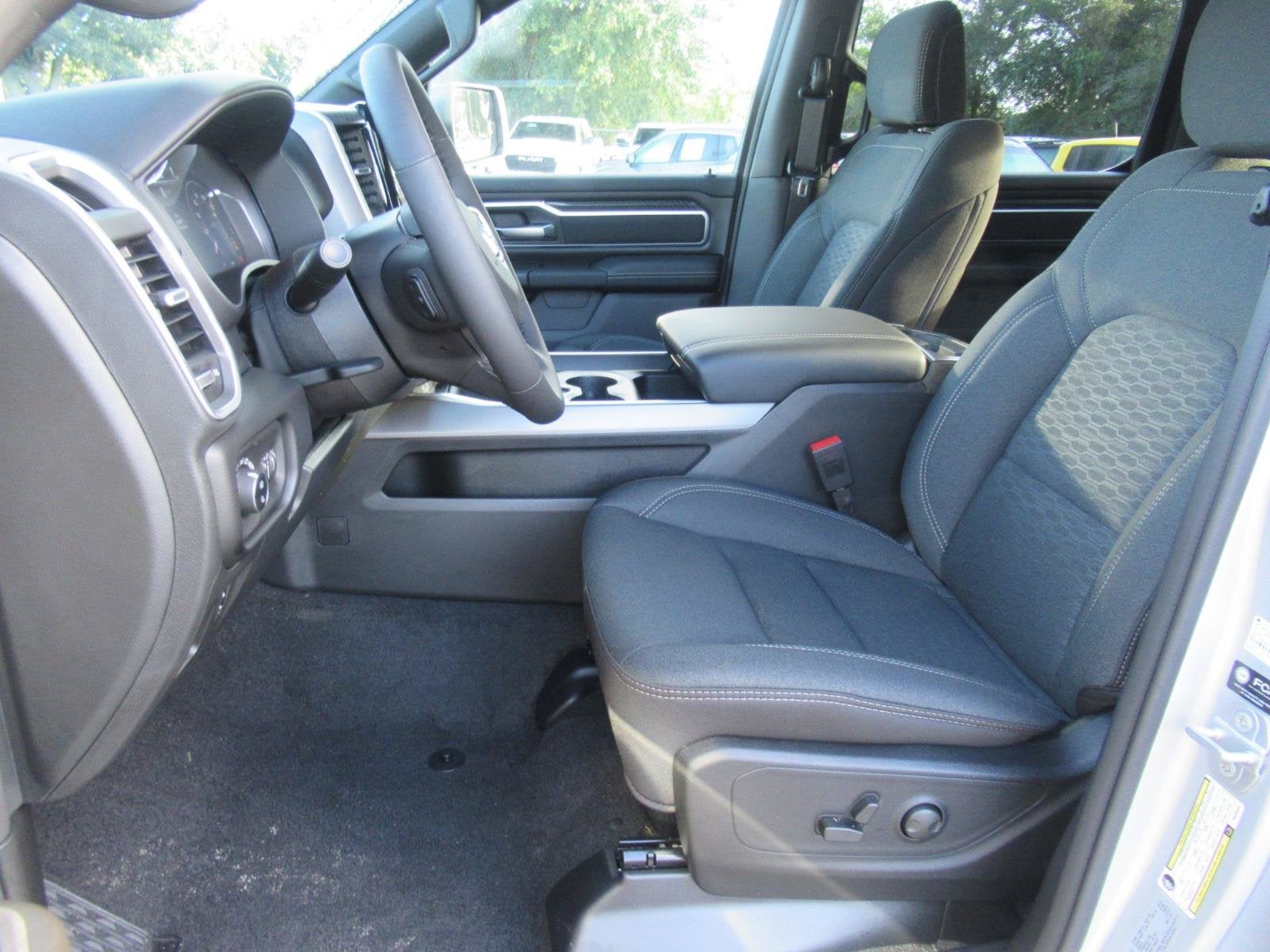 2027 RAM Ram 1500 RAM 1500 BIG HORN CREW CAB 4X4 5'7' BOX
