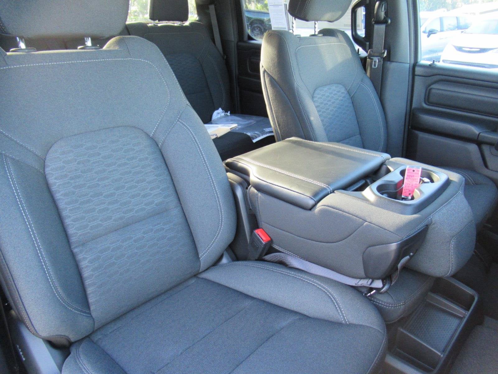 2027 RAM Ram 1500 RAM 1500 WARLOCK CREW CAB 4X4 5'7' BOX