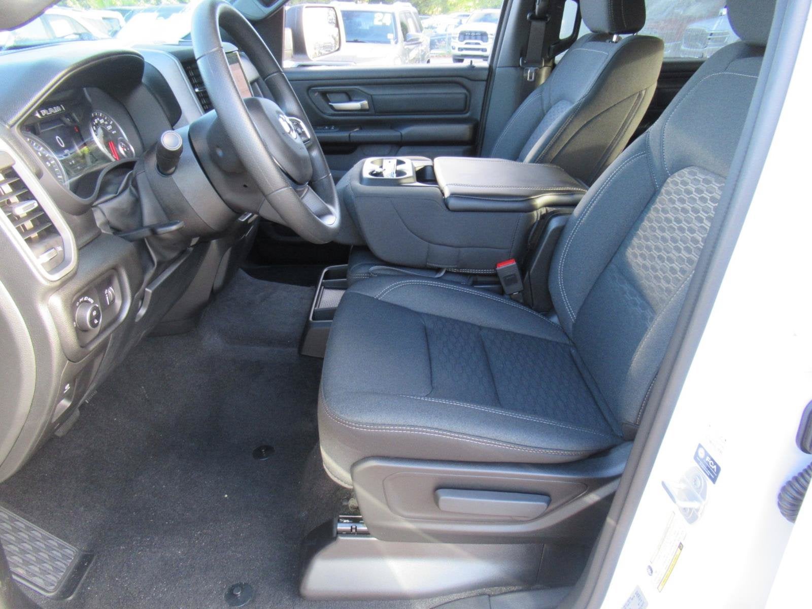 2027 RAM Ram 1500 RAM 1500 WARLOCK CREW CAB 4X4 5'7' BOX