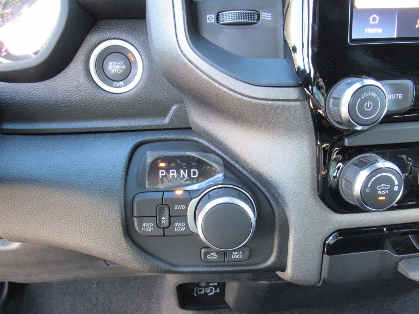 2027 RAM Ram 1500 RAM 1500 WARLOCK CREW CAB 4X4 5'7' BOX