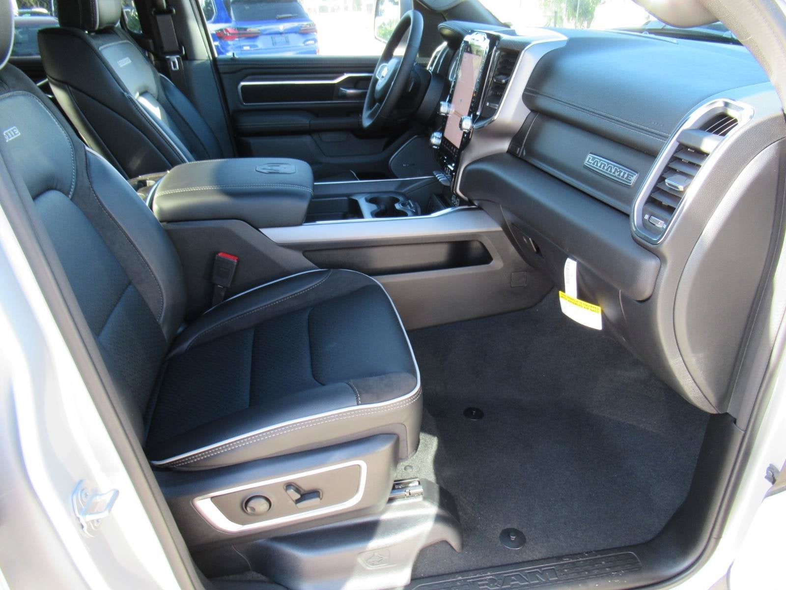 2027 RAM 1500 RAM 1500 LARAMIE CREW CAB 4X4 5'7' BOX