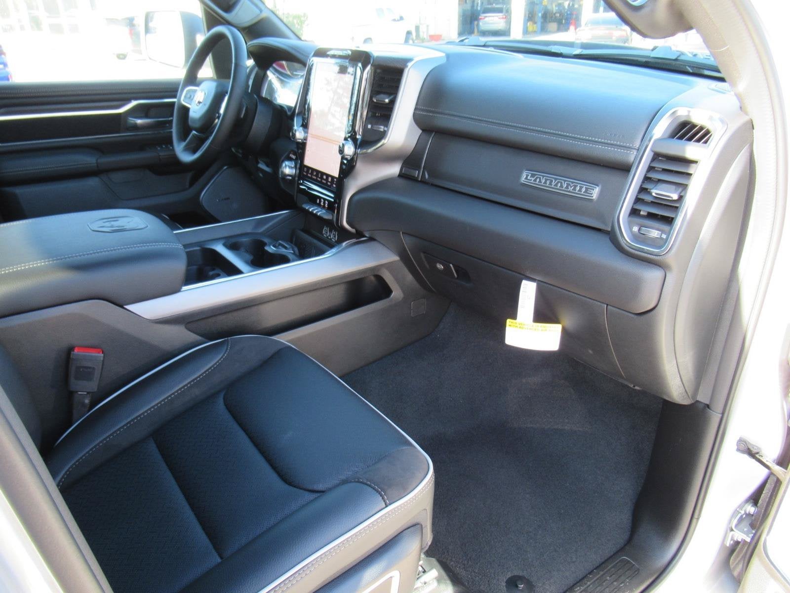 2027 RAM 1500 RAM 1500 LARAMIE CREW CAB 4X4 5'7' BOX
