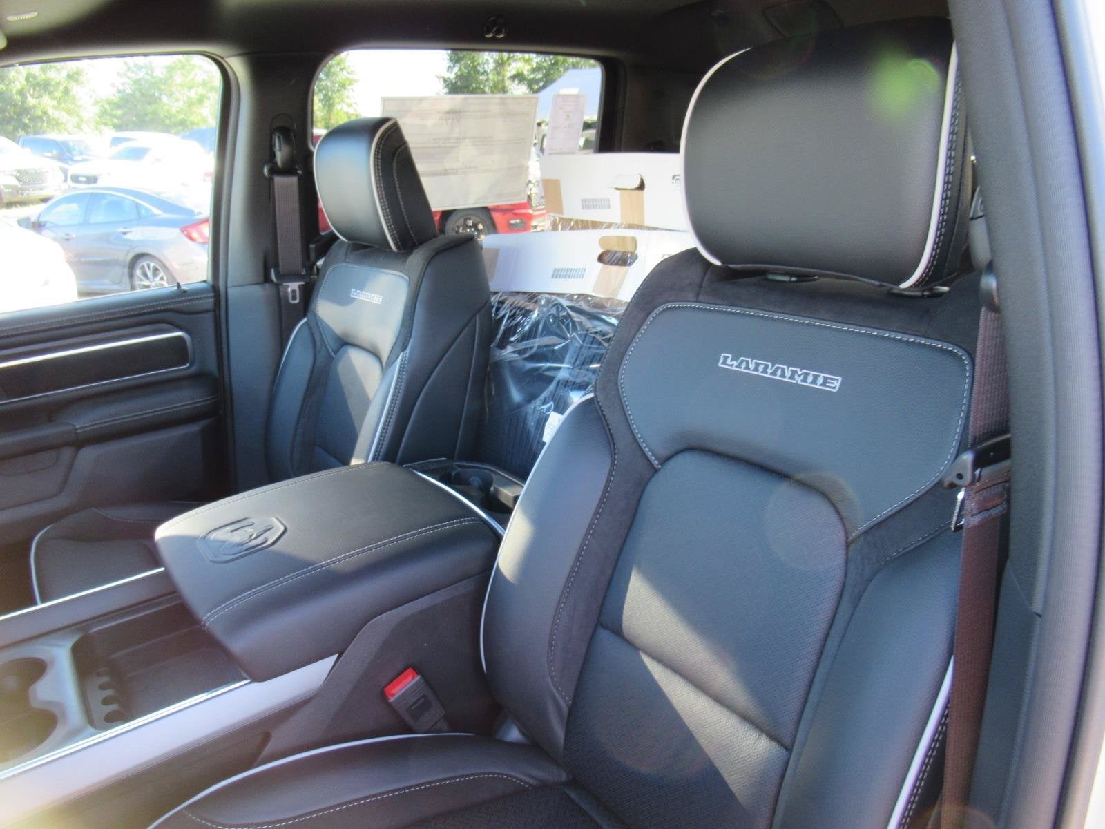 2027 RAM 1500 RAM 1500 LARAMIE CREW CAB 4X4 5'7' BOX
